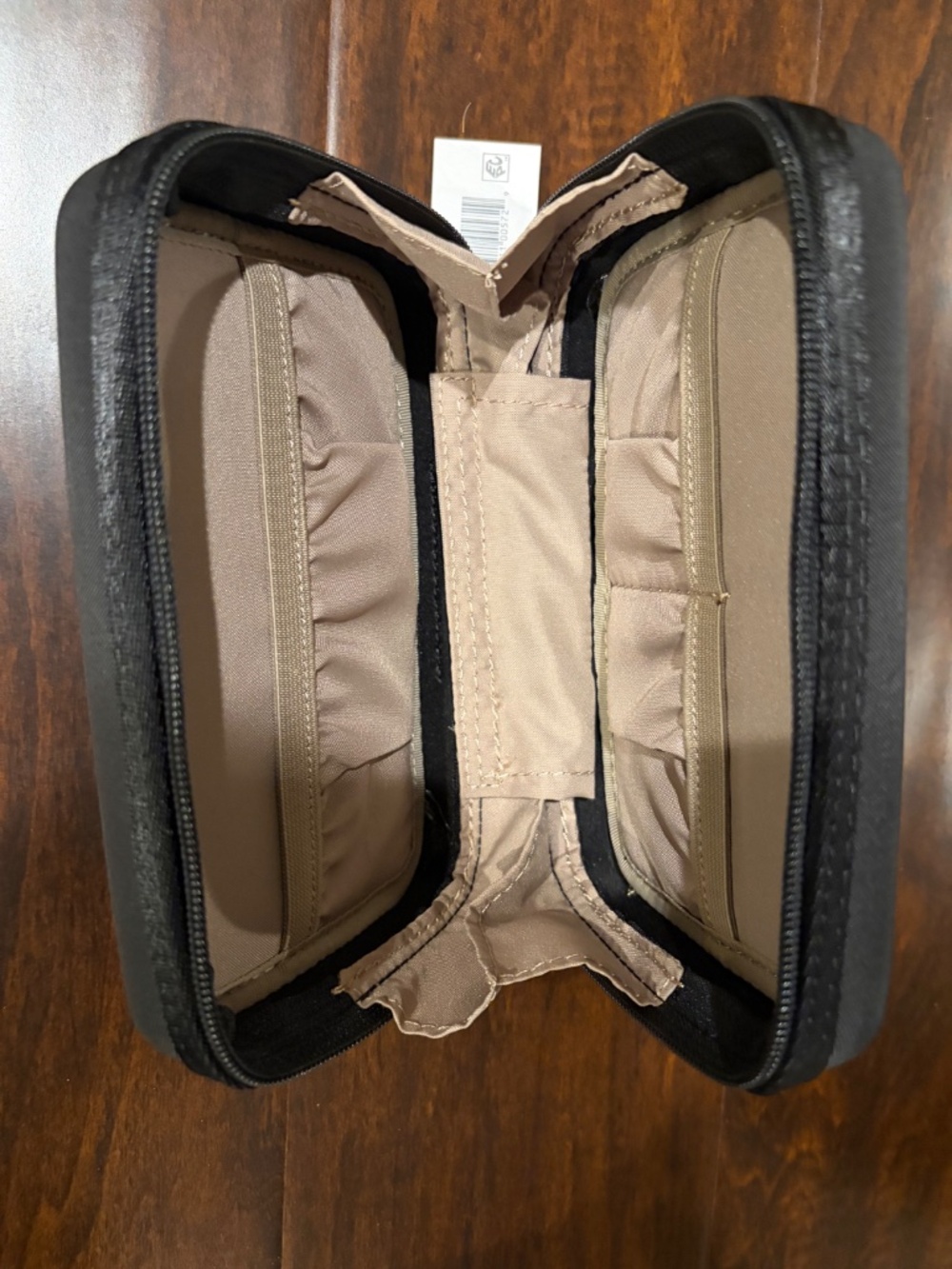 Briggs & Riley Small Amenities Kit - Picture 3 of 3